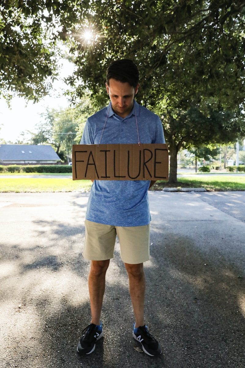 Analyzing Market Failures: An Intrapersonal Reflection Approach
